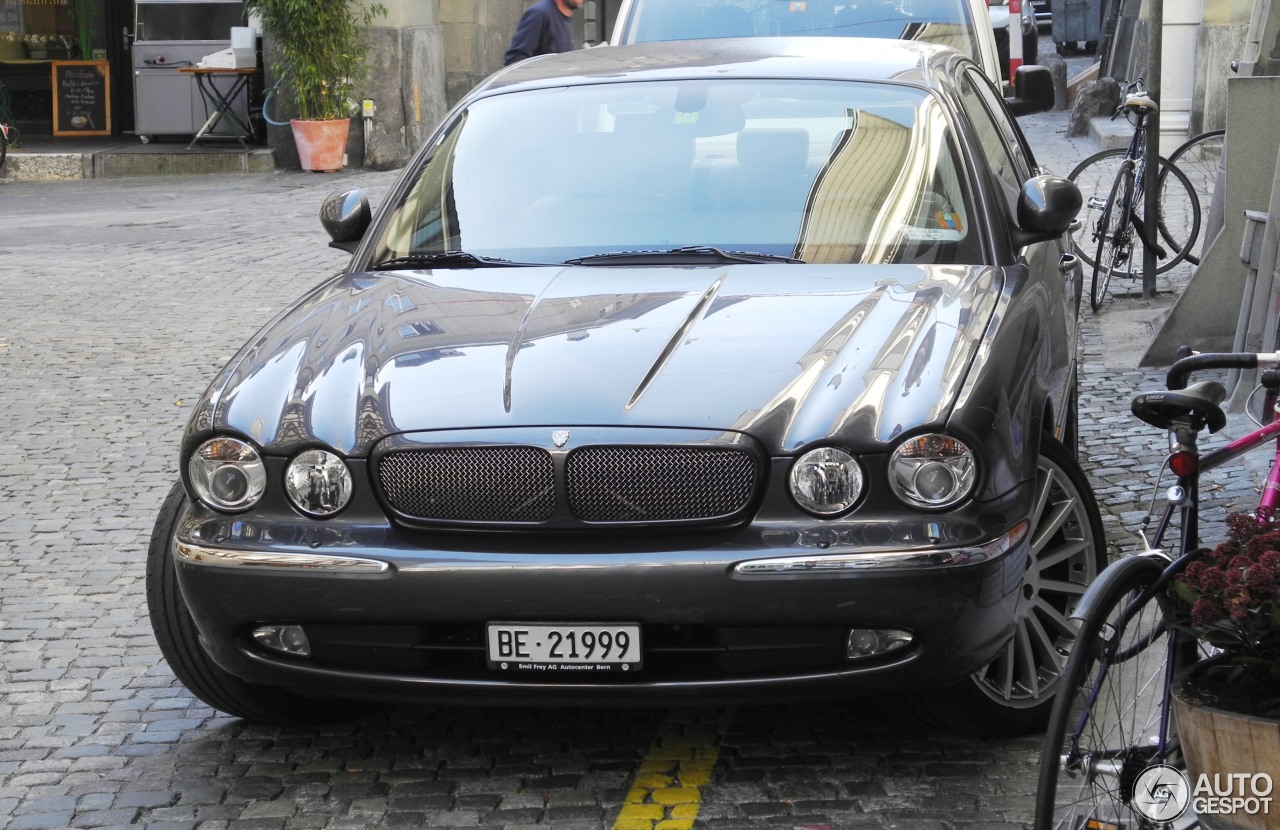 Jaguar XJR