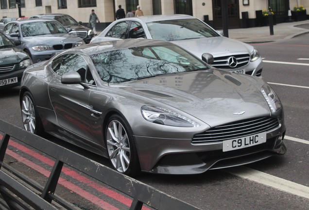 Aston Martin Vanquish 2013