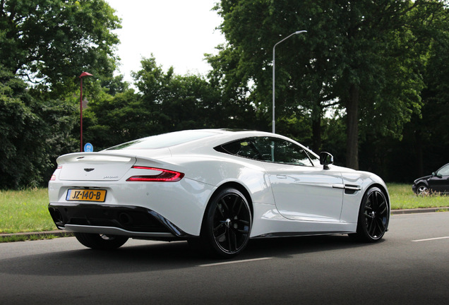 Aston Martin Vanquish 2015 Carbon White Edition