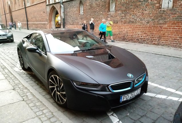 BMW i8