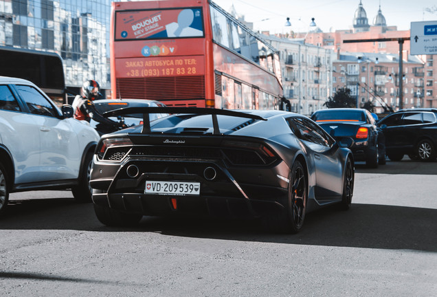 Lamborghini Huracán LP640-4 Performante