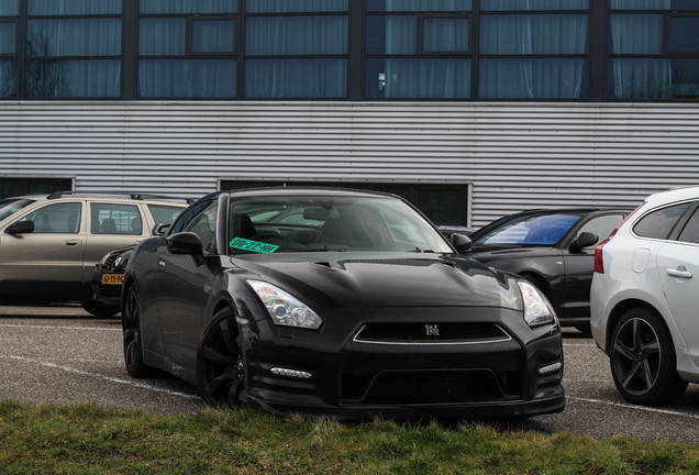 Nissan GT-R