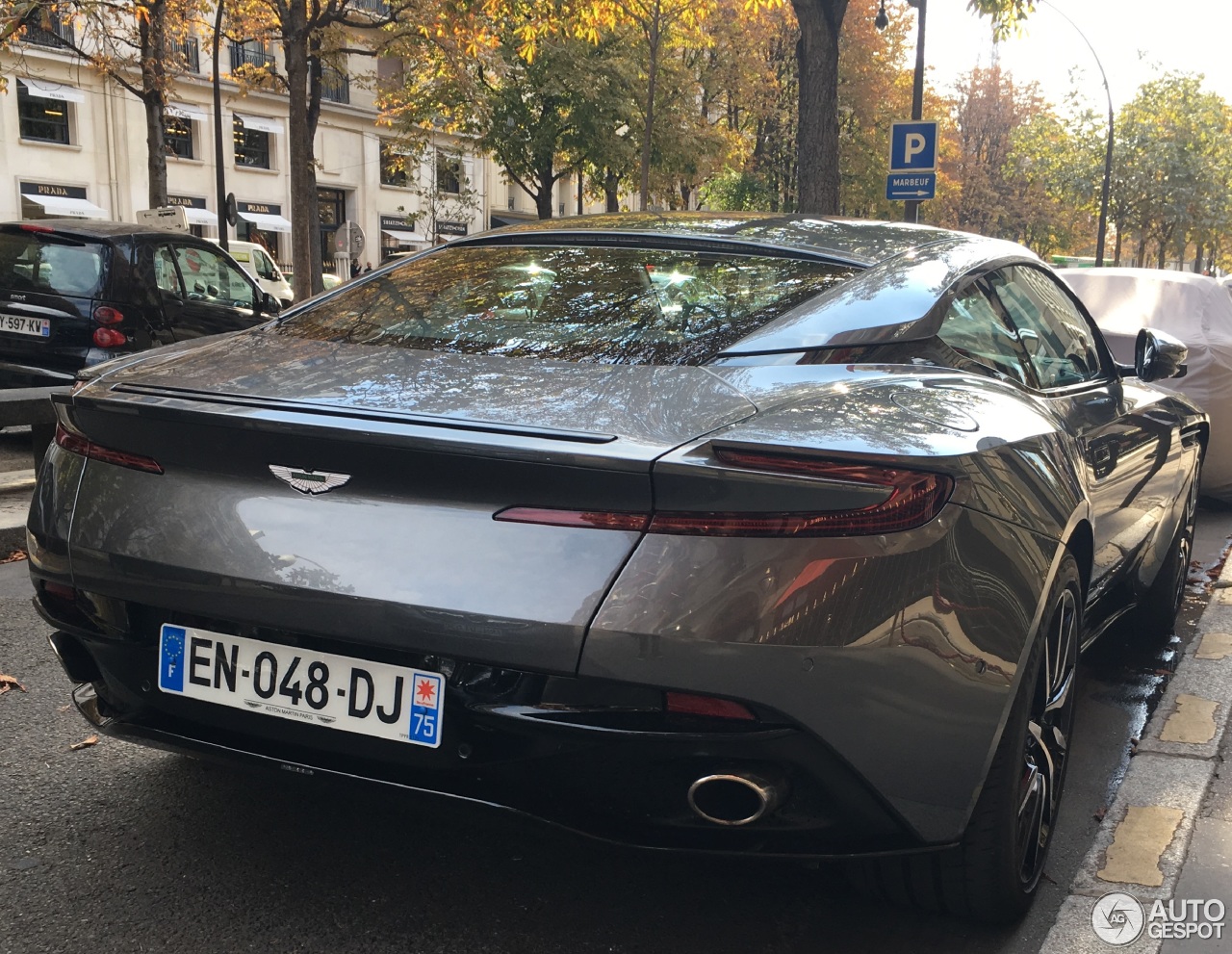 Aston Martin DB11