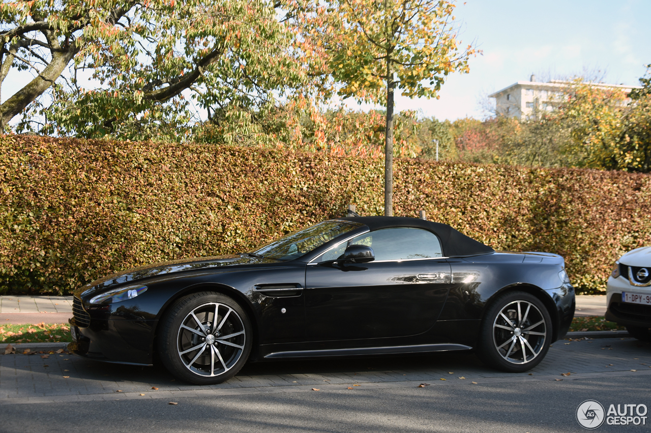 Aston Martin V8 Vantage Roadster 2012