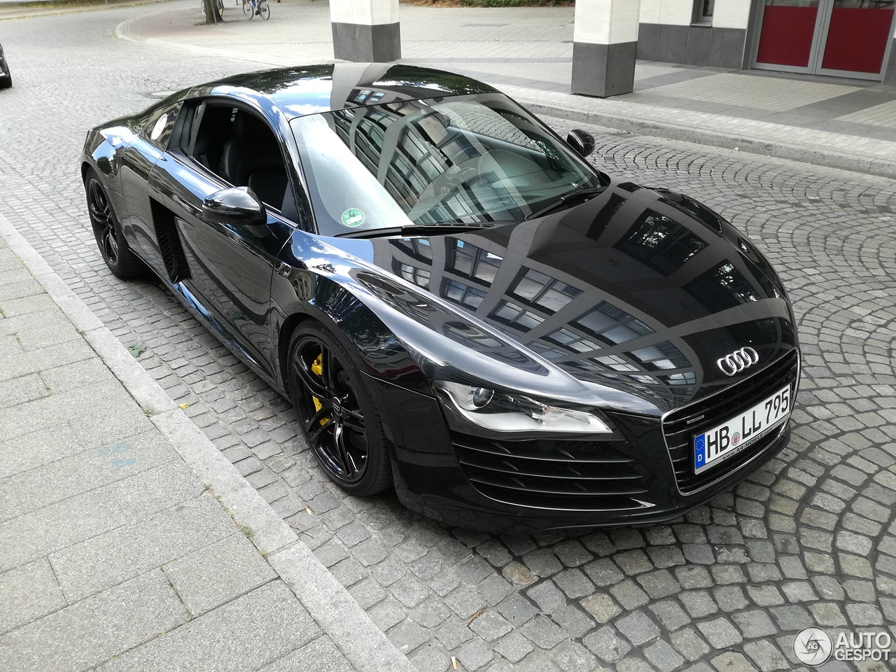 Audi R8