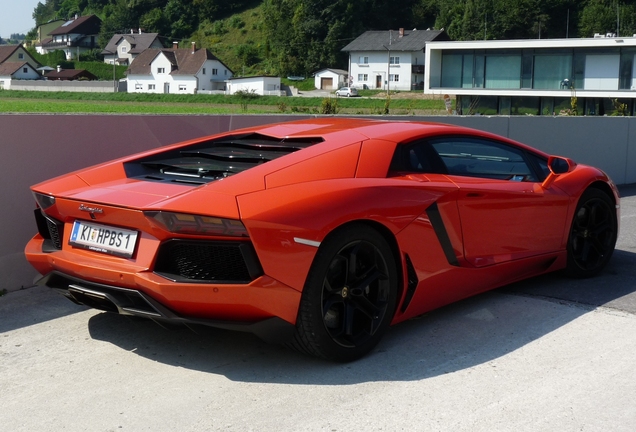 Lamborghini Aventador LP700-4