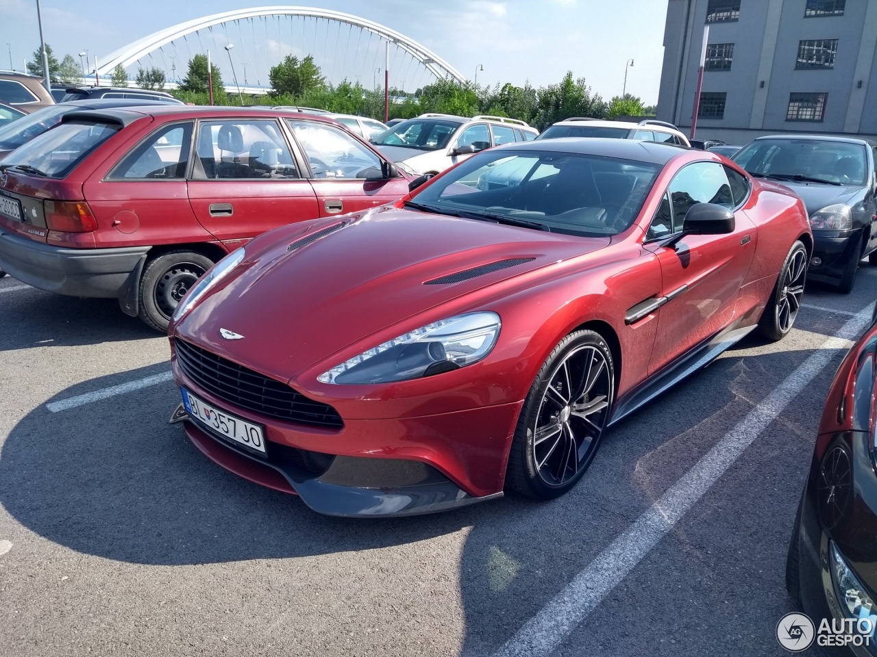 Aston Martin Vanquish 2013