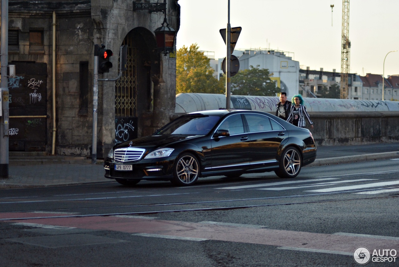 Mercedes-Benz S 65 AMG V221 2010