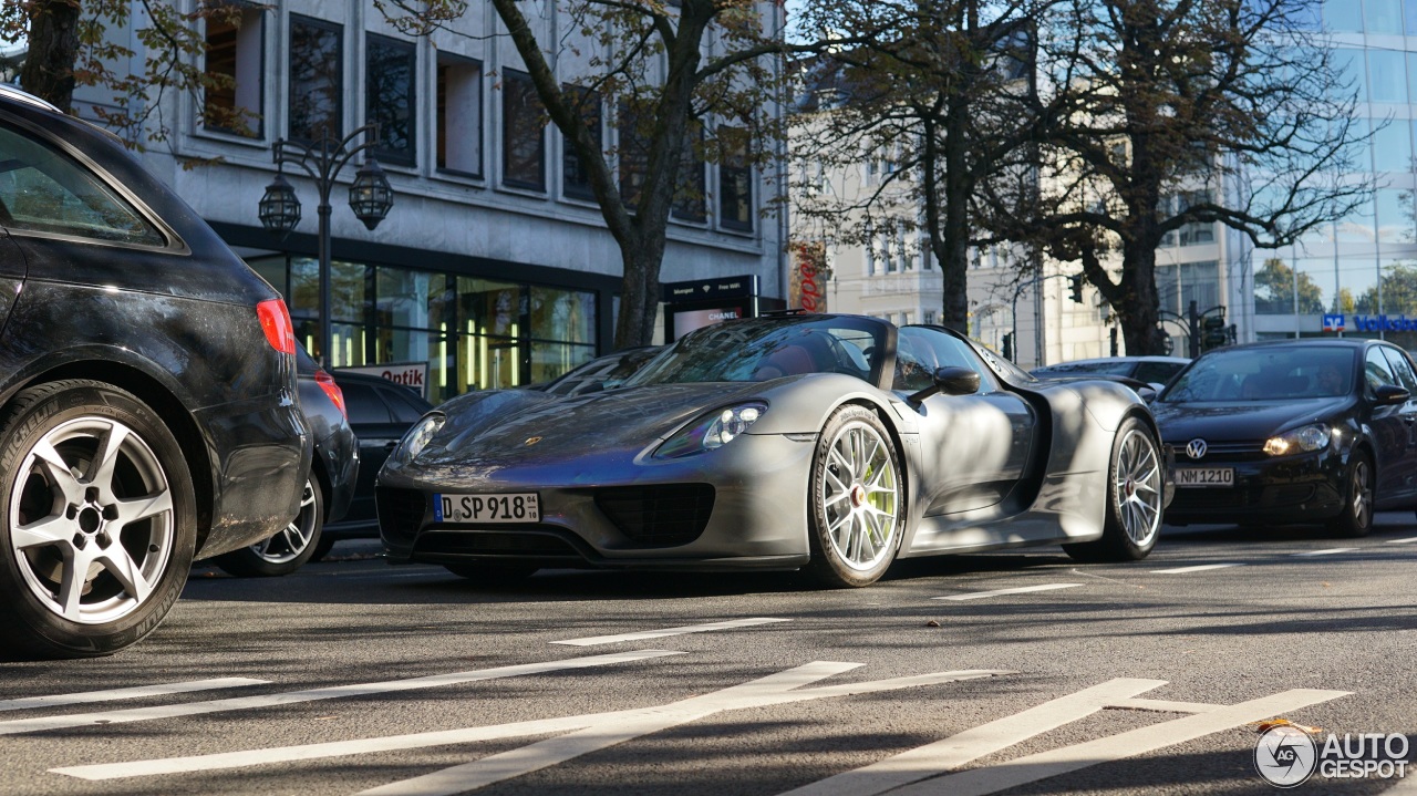 Porsche 918 Spyder Weissach Package