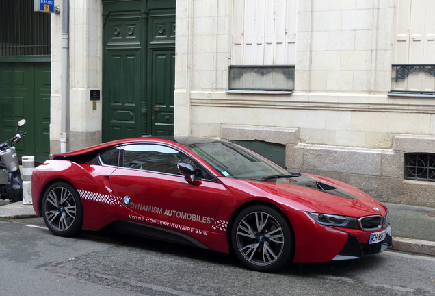 BMW i8 Protonic Red Edition