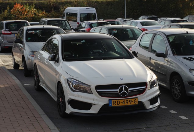 Mercedes-Benz CLA 45 AMG C117