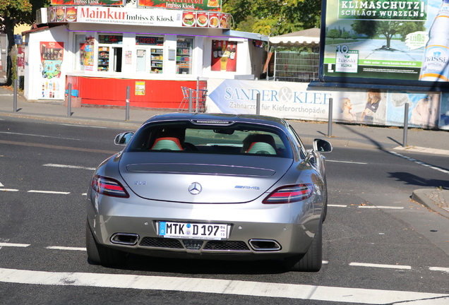 Mercedes-Benz SLS AMG