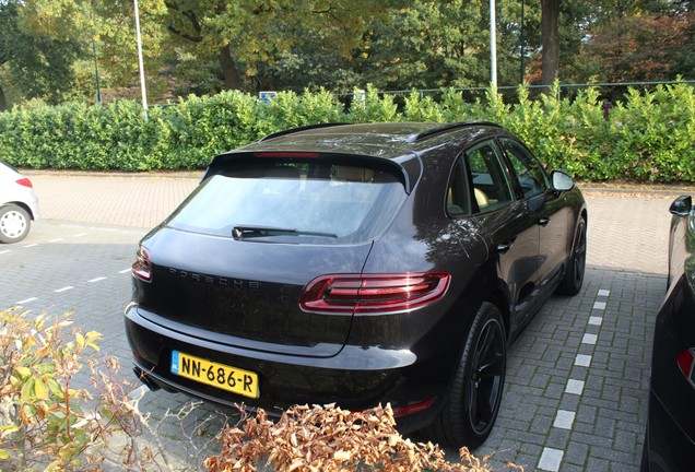 Porsche 95B Macan GTS