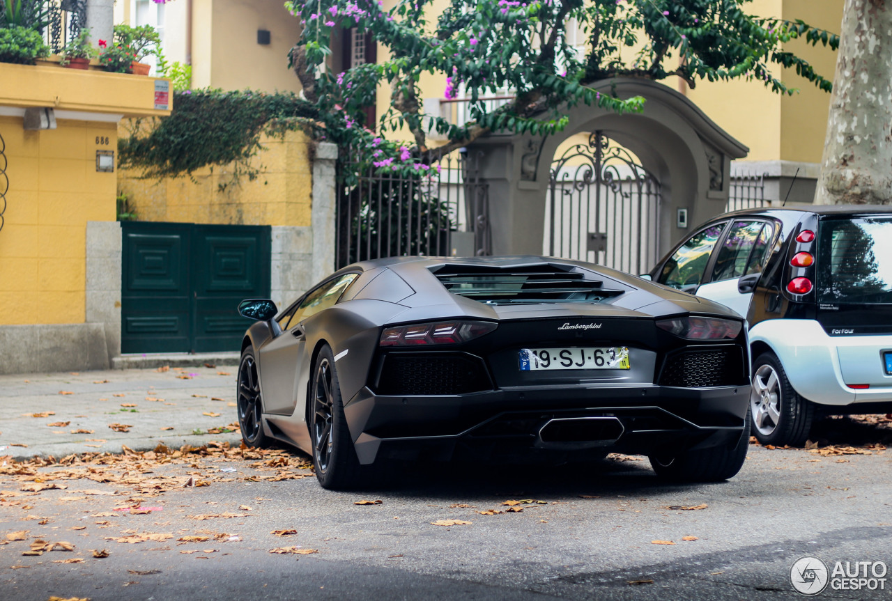 Lamborghini Aventador LP700-4