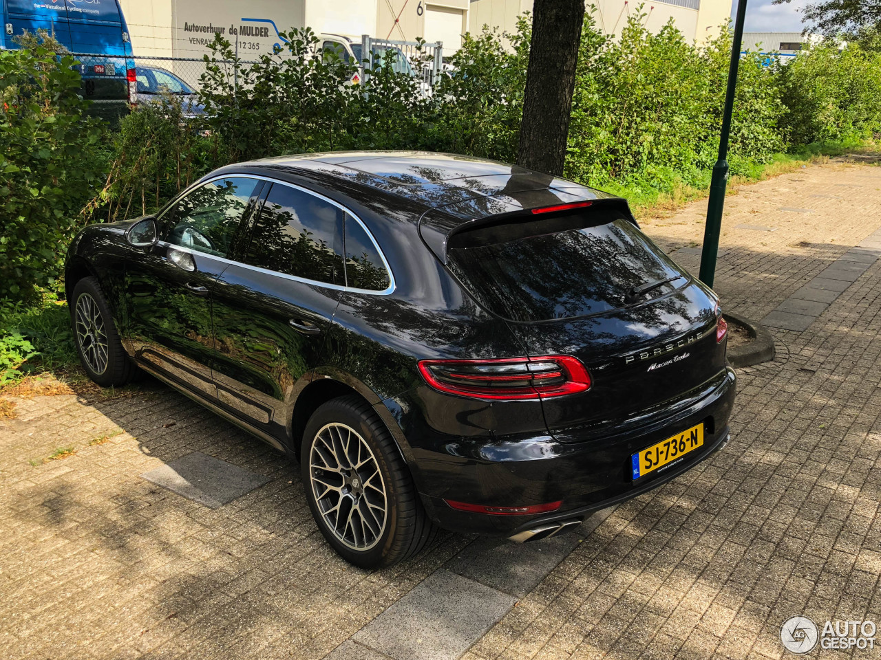 Porsche 95B Macan Turbo