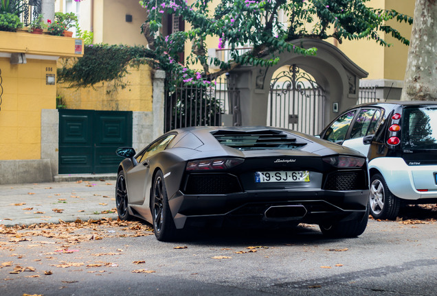 Lamborghini Aventador LP700-4