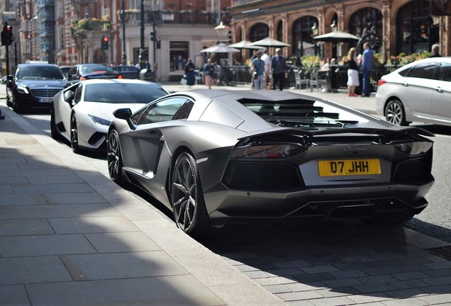 Lamborghini Aventador LP700-4