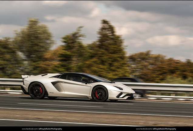 Lamborghini Aventador S LP740-4 Roadster