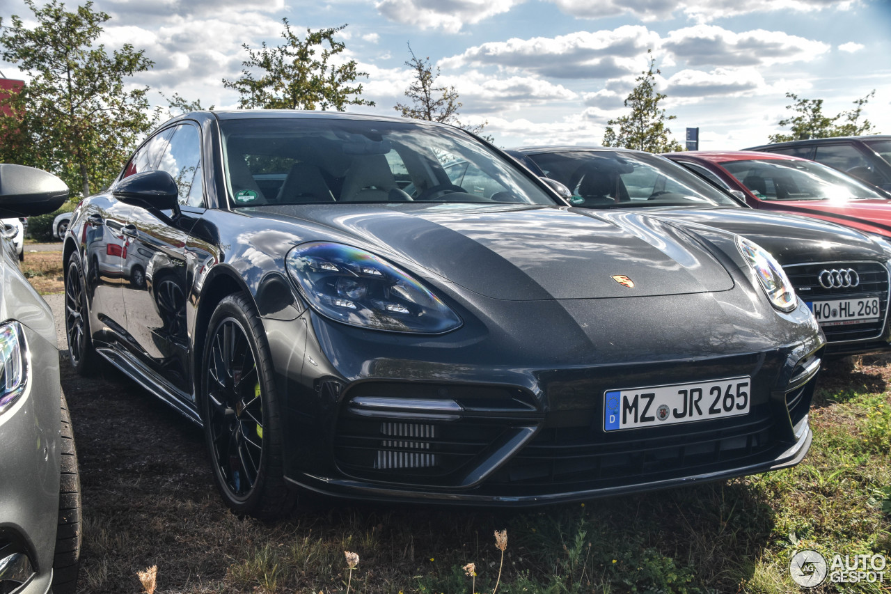 Porsche 971 Panamera Turbo S E-Hybrid