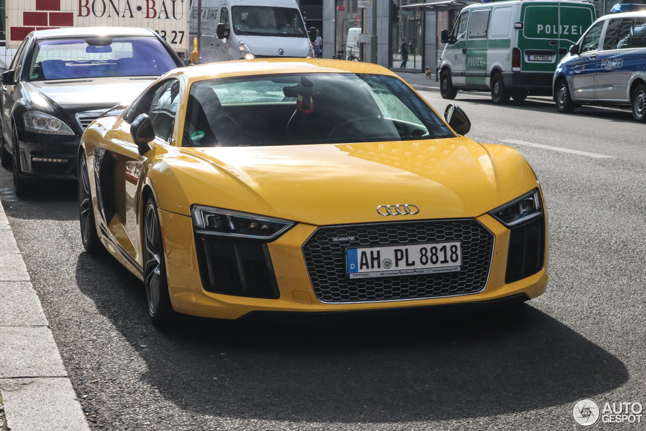 Audi R8 V10 Plus 2015