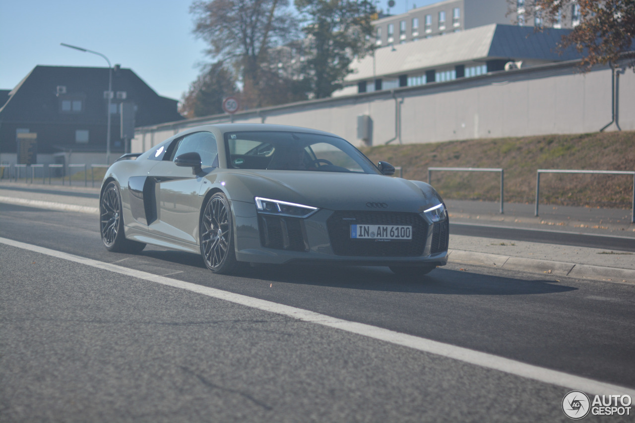 Audi R8 V10 Plus 2015