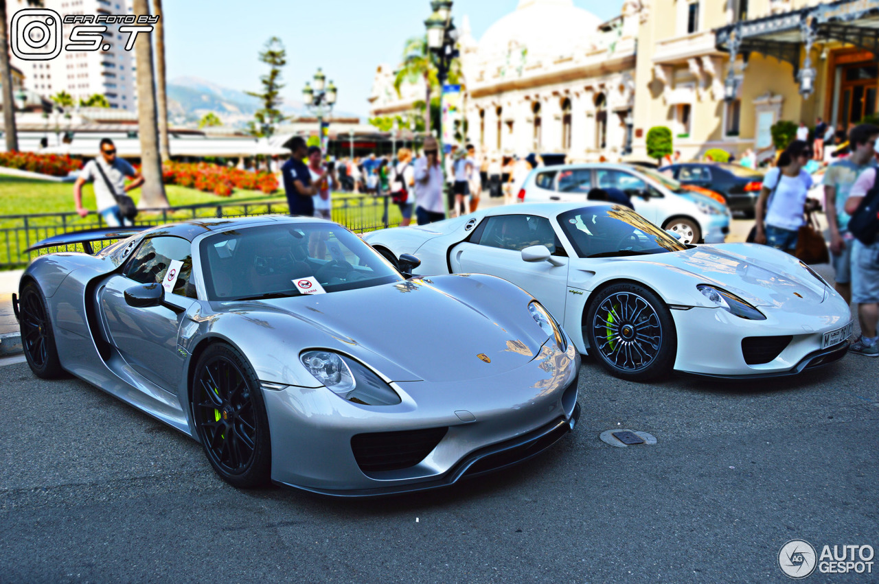 Porsche 918 Spyder Weissach Package