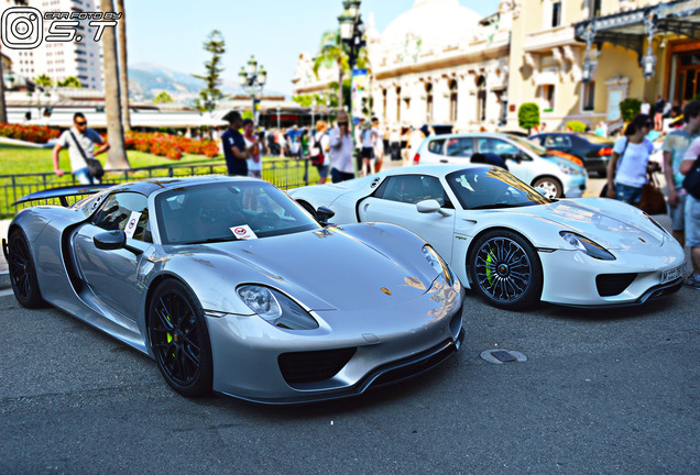 Porsche 918 Spyder Weissach Package