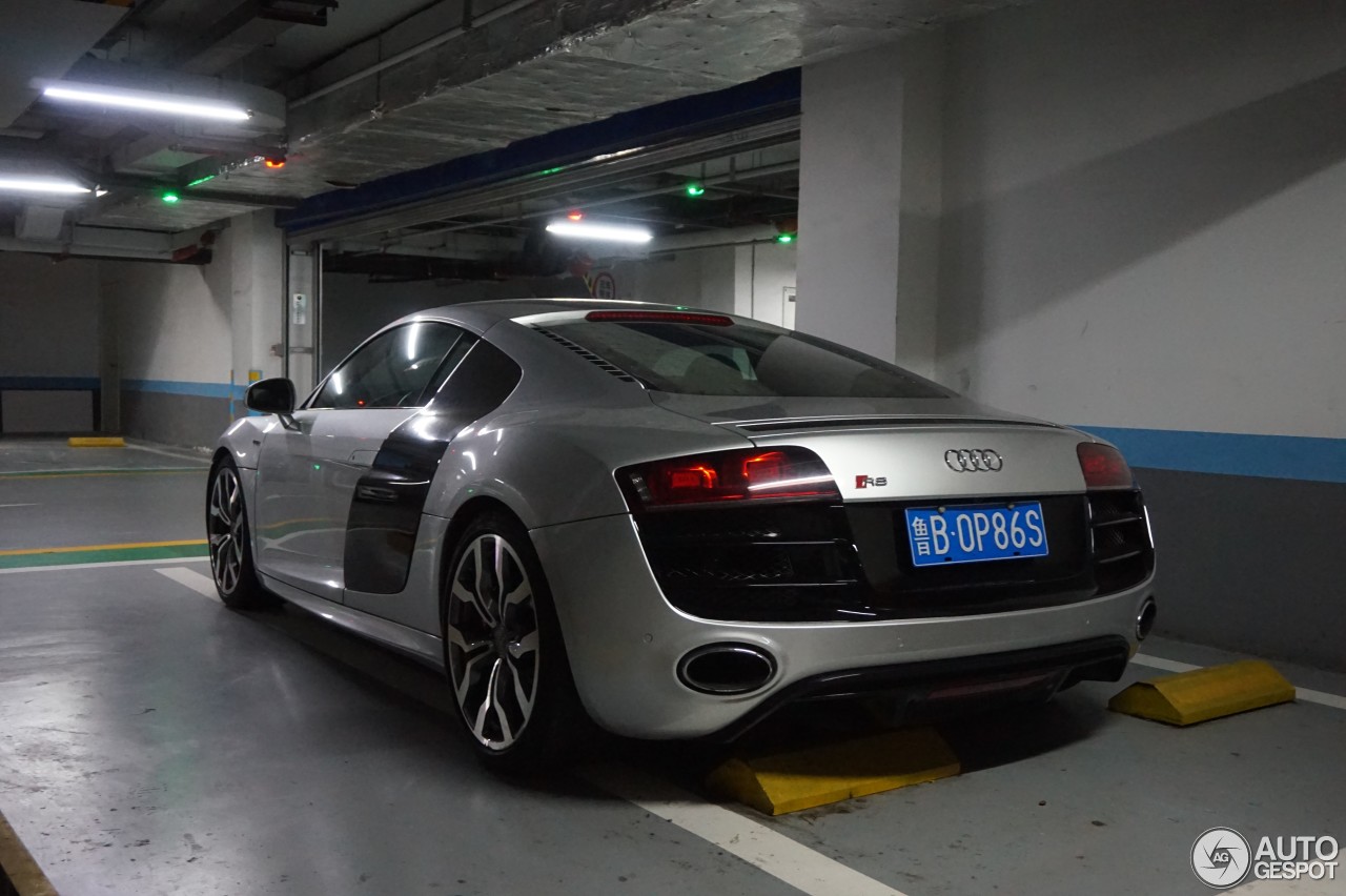 Audi R8 V10