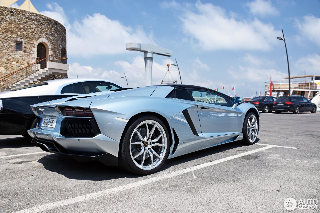 Lamborghini Aventador LP700-4 Roadster