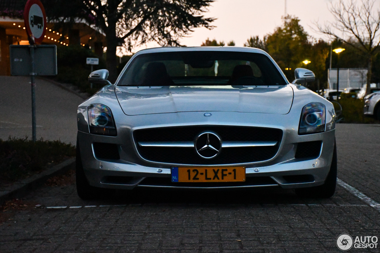 Mercedes-Benz SLS AMG