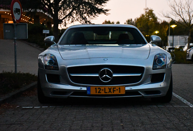 Mercedes-Benz SLS AMG