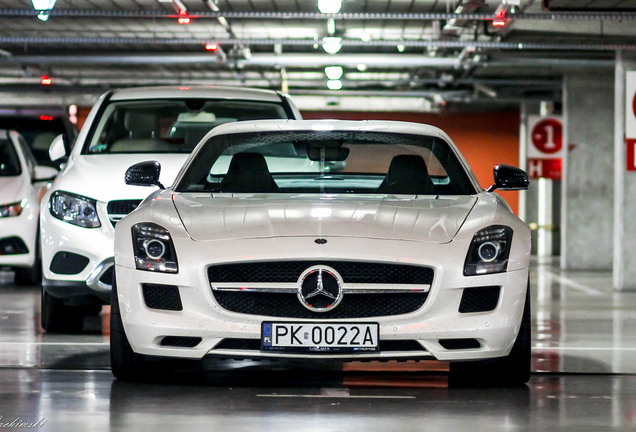 Mercedes-Benz SLS AMG