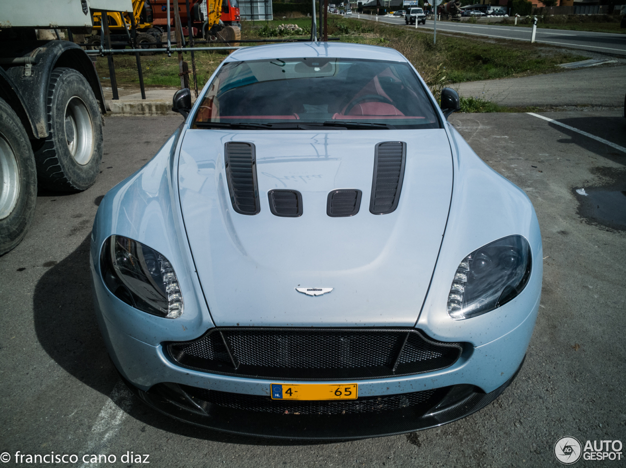 Aston Martin V12 Vantage S