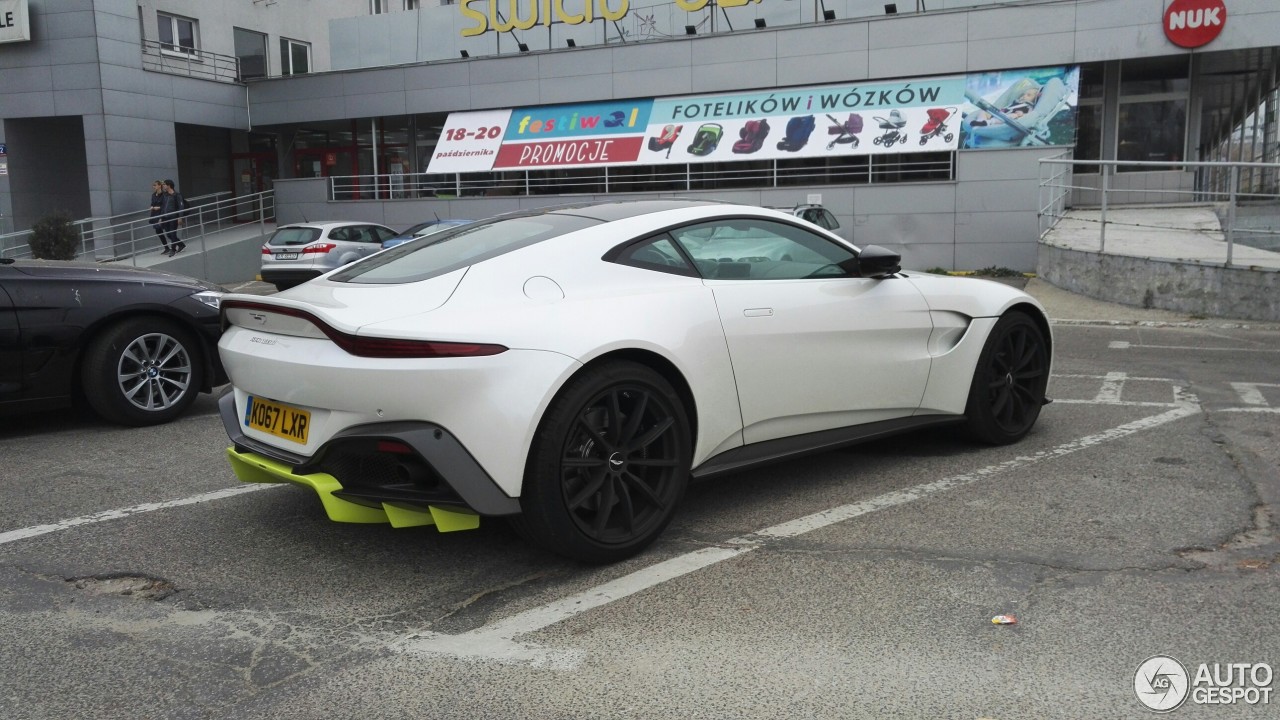 Aston Martin V8 Vantage 2018