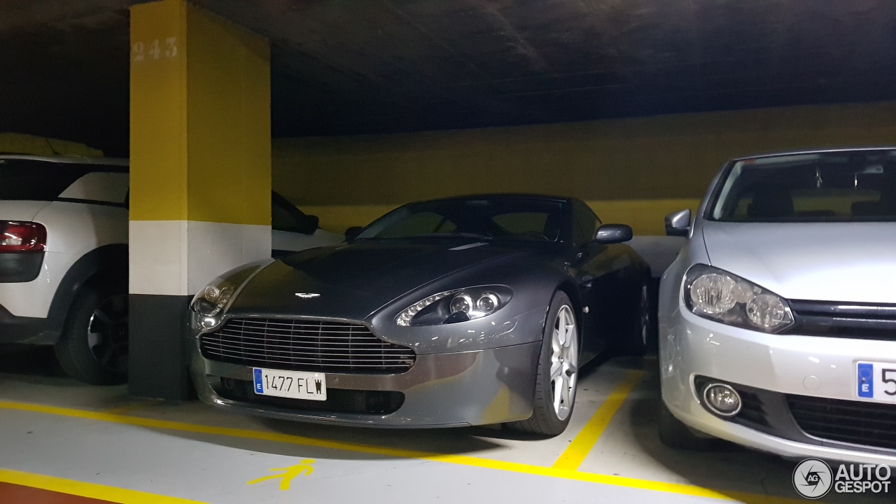 Aston Martin V8 Vantage