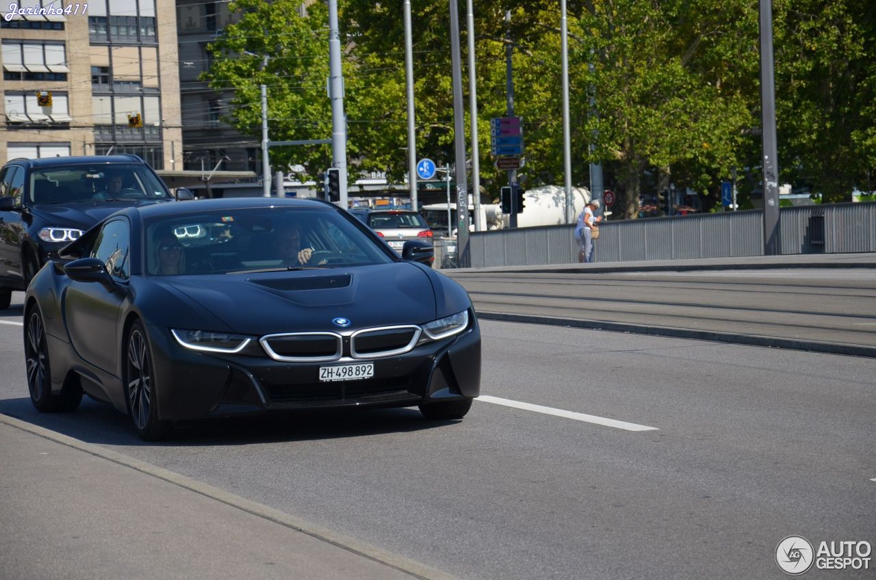 BMW i8