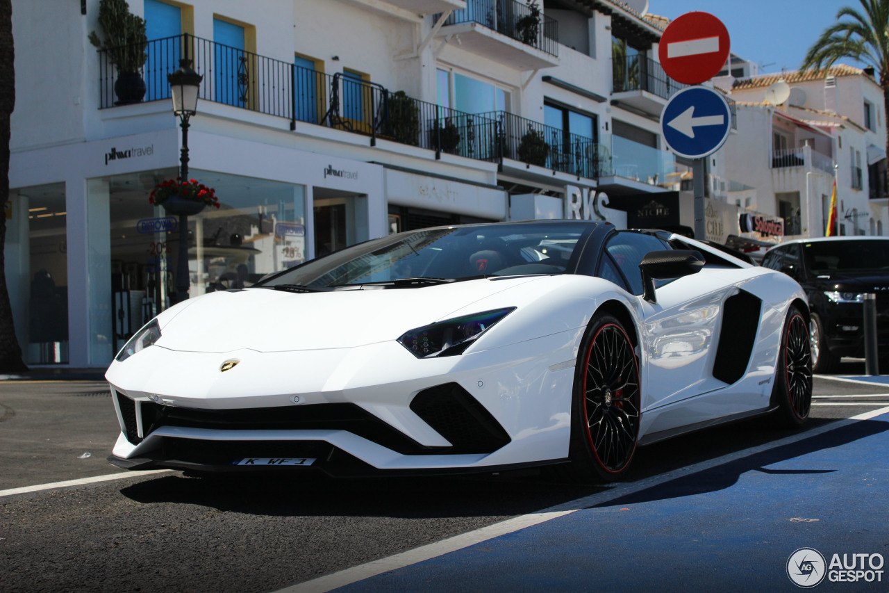 Lamborghini Aventador S LP740-4 Roadster