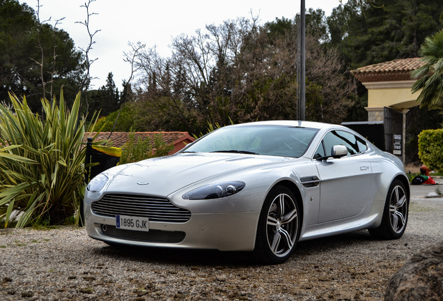 Aston Martin V8 Vantage N400