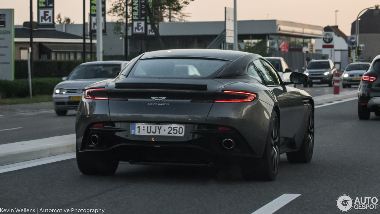 Aston Martin DB11 V8