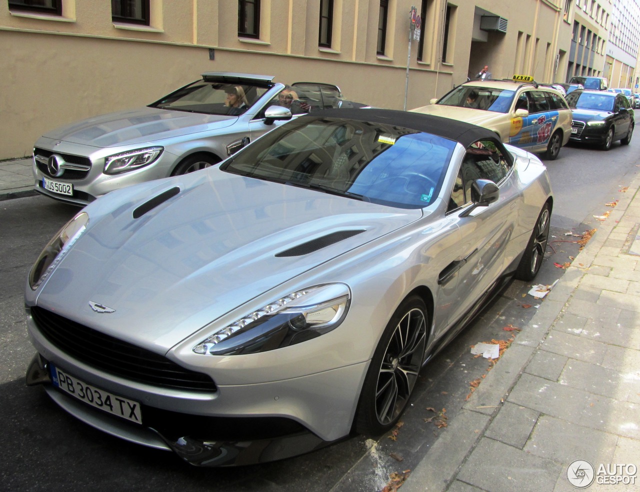 Aston Martin Vanquish Volante