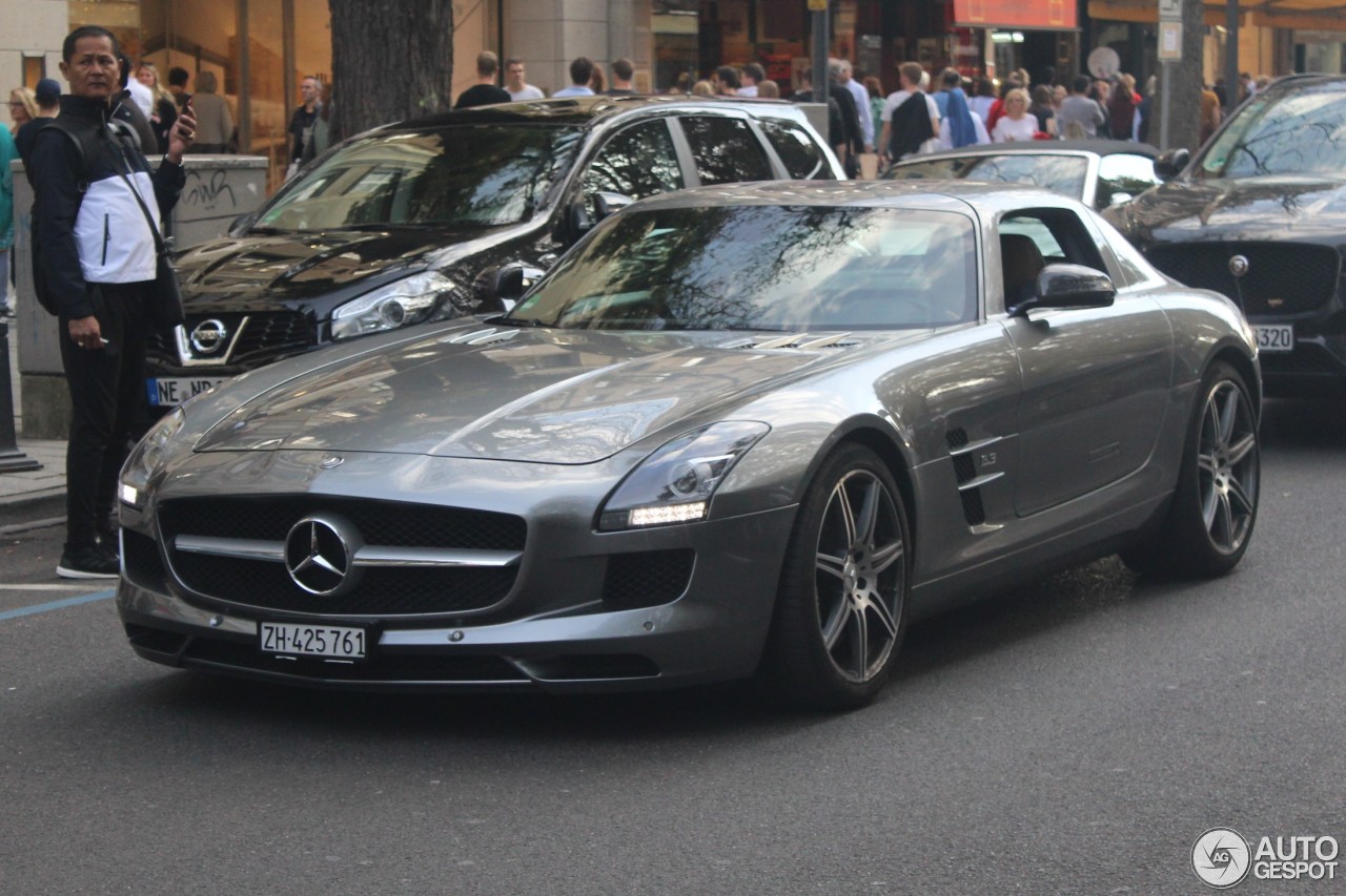 Mercedes-Benz SLS AMG