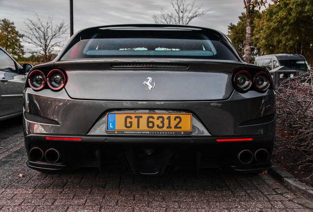 Ferrari GTC4Lusso