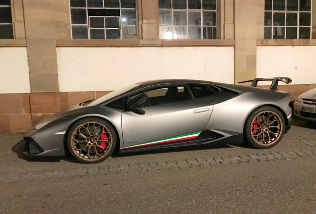 Lamborghini Huracán LP640-4 Performante