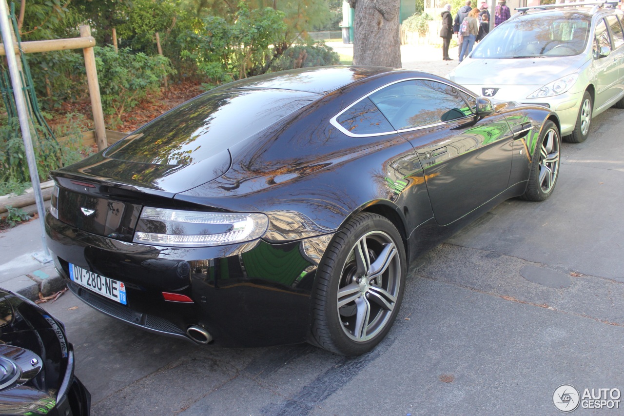 Aston Martin V8 Vantage