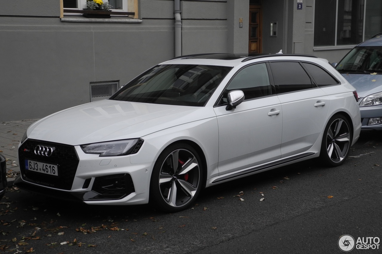 Audi RS4 Avant B9