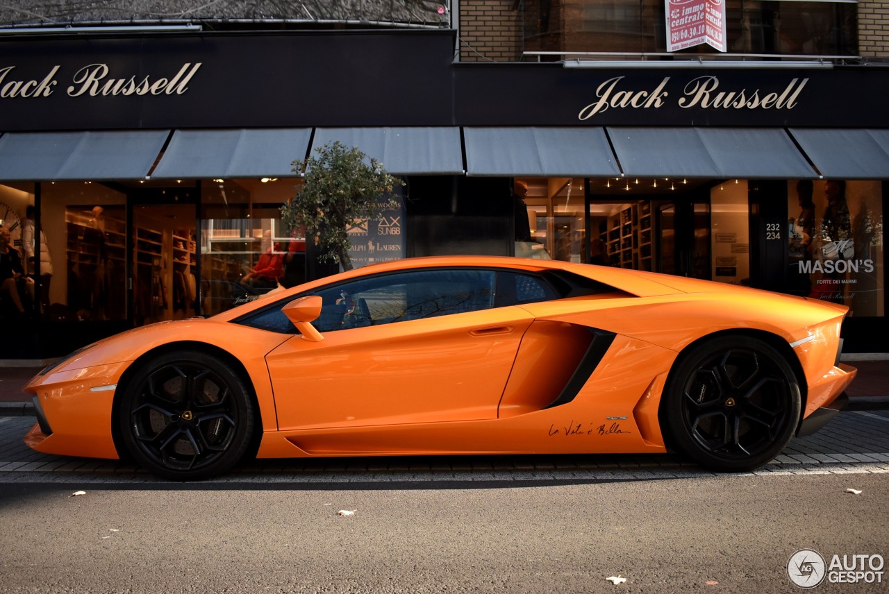 Lamborghini Aventador LP700-4