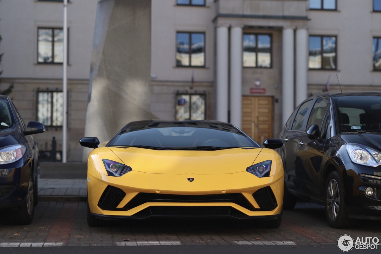 Lamborghini Aventador S LP740-4 Roadster