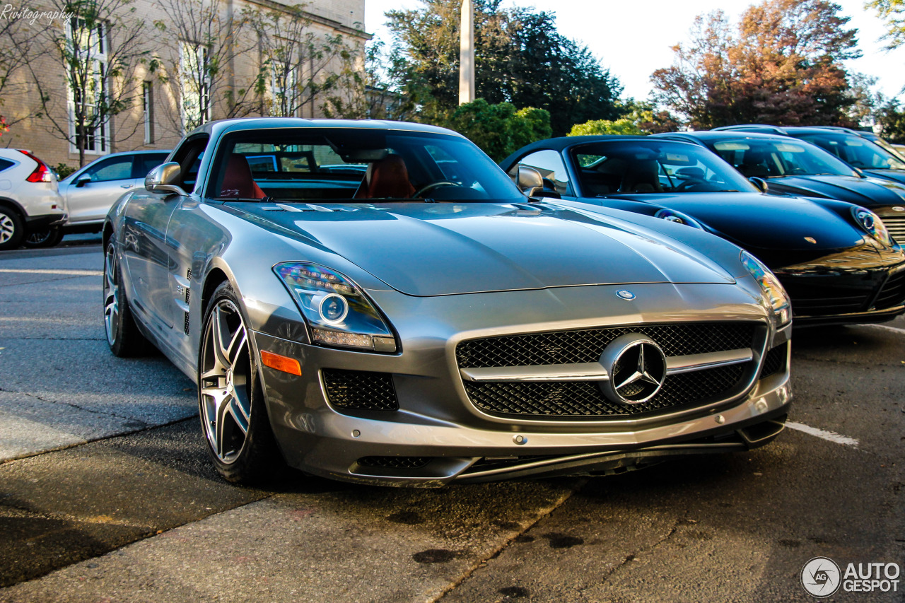 Mercedes-Benz SLS AMG