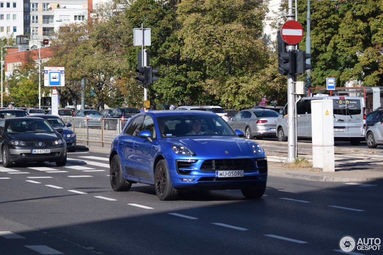 Porsche 95B Macan GTS