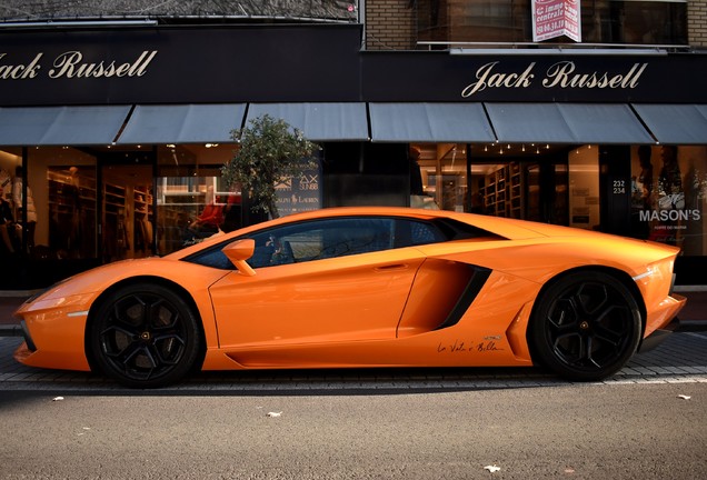 Lamborghini Aventador LP700-4